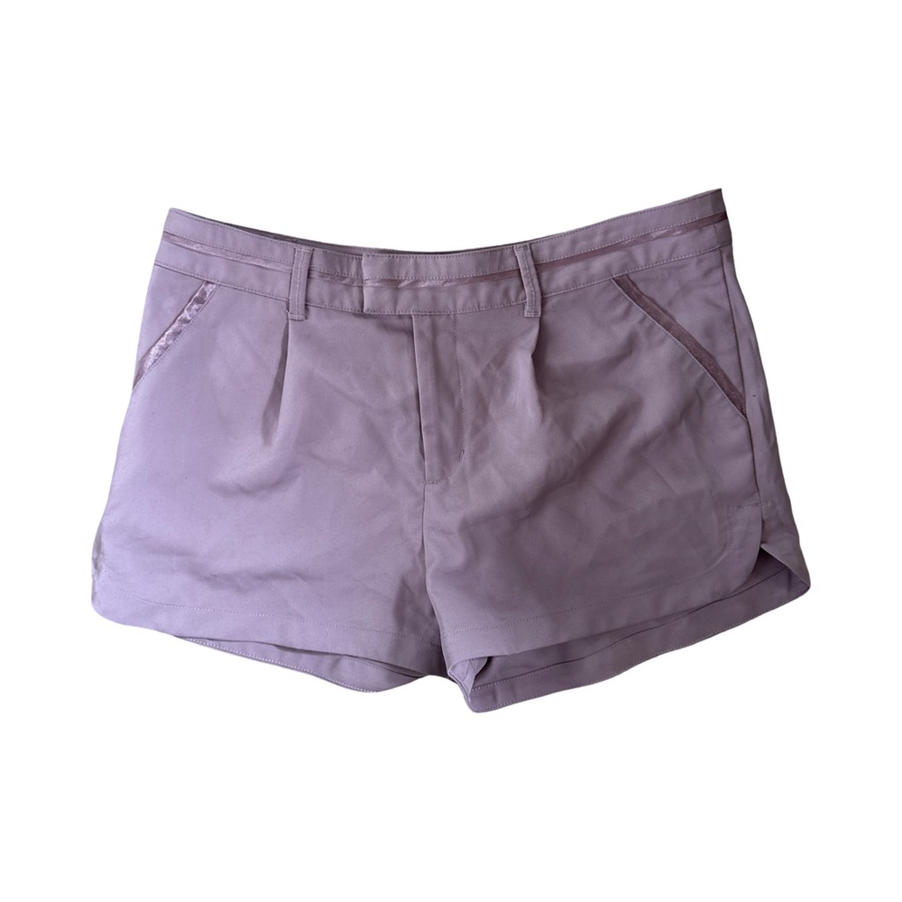 Lavender Shorts with Cuffed Hem - M